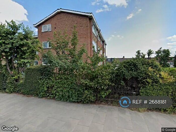 2 Bedroom Flat To Rent In Eastern Avenue, Ilford, IG2