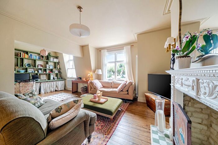 2 Bedroom Flat To Rent In Castellain Road, London, W9
