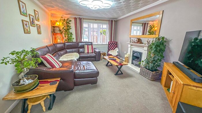 4 Bedroom Detached House For Sale In The Long Shoot, Nuneaton, CV11