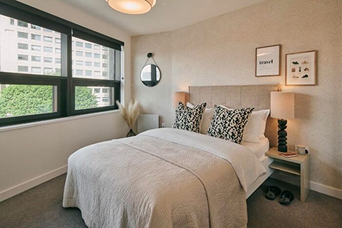 1 Bedroom Apartment To Rent In The Octagon, Birmingham, B3