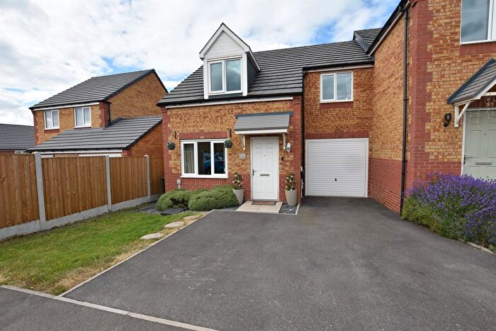 3 Bedroom Semi-Detached House For Sale In Danvers Avenue, NG17