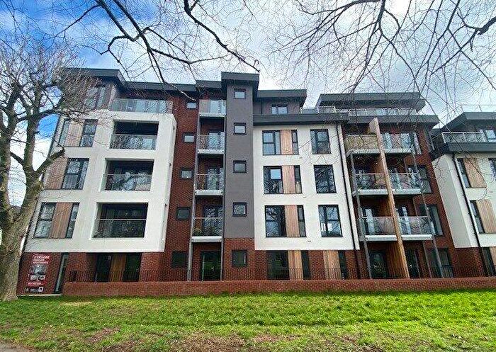 2 Bedroom Flat To Rent In Richard Lewis Way, Shirley, Solihull, West Midlands, B90