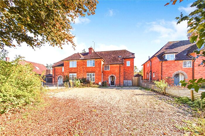 4 Bedroom Semi Detached House To Rent In Andover Road, Newbury, Berkshire, RG14