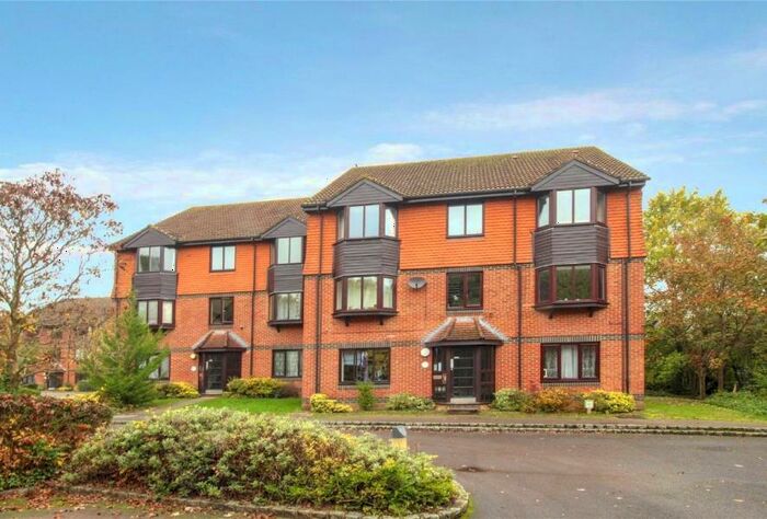 2 Bedroom Apartment To Rent In Goldsworth Park, GU21