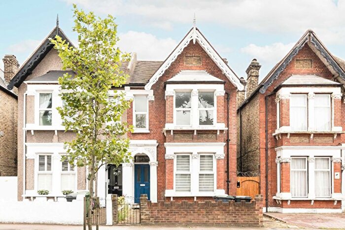 2 Bedroom Flat To Rent In Brownhill Road, London, SE6