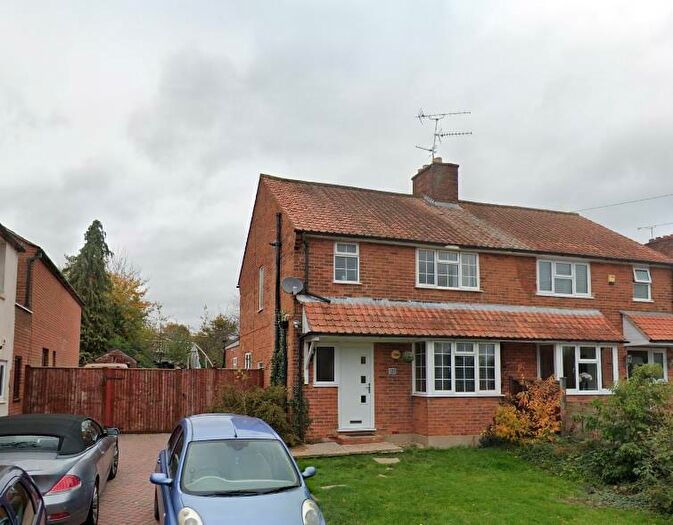 3 Bedroom Semi-Detached House To Rent In Peppard Road, Emmer Green, RG4