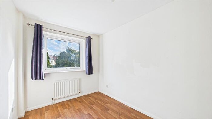 2 Bedroom Flat For Sale In Addison Road, Enfield, EN3