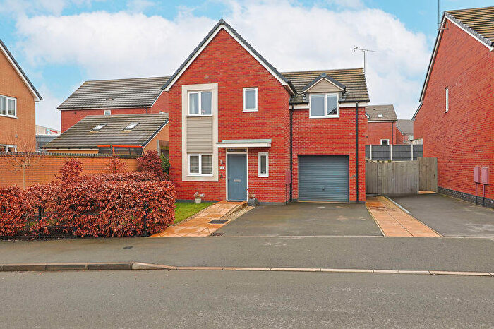 3 Bedroom Detached House For Sale In Farnsworth Lane, Clay Cross, Chesterfield, S45