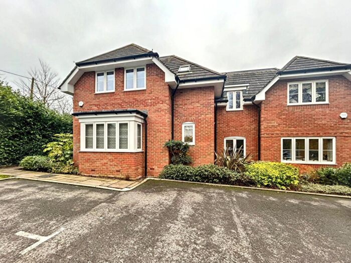 2 Bedroom Apartment For Sale In Hivings Hill, Chesham, HP5