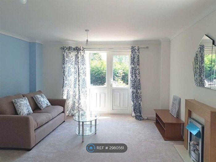 3 Bedroom Semi Detached House To Rent In Crookesmoor Road, Sheffield, S10