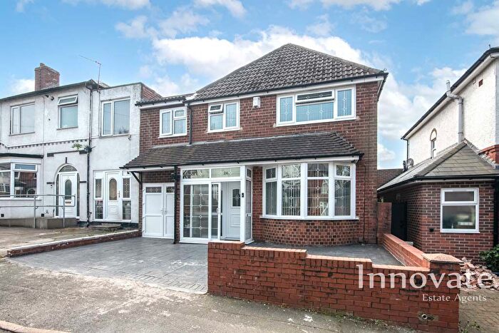 5 Bedroom Semi-Detached House For Sale In Vicarage Street, Oldbury, B68