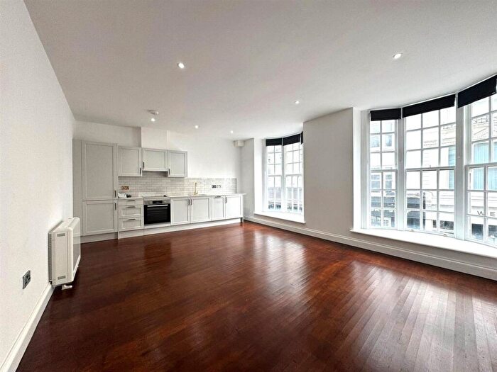 2 Bedroom Apartment To Rent In Bartholomews, Brighton, BN1