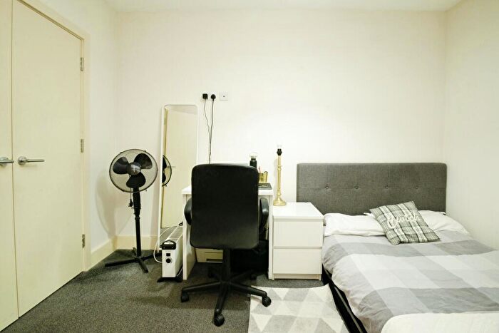 2 Bedroom Apartment To Rent In Wellington House, Lewis Street, CF11