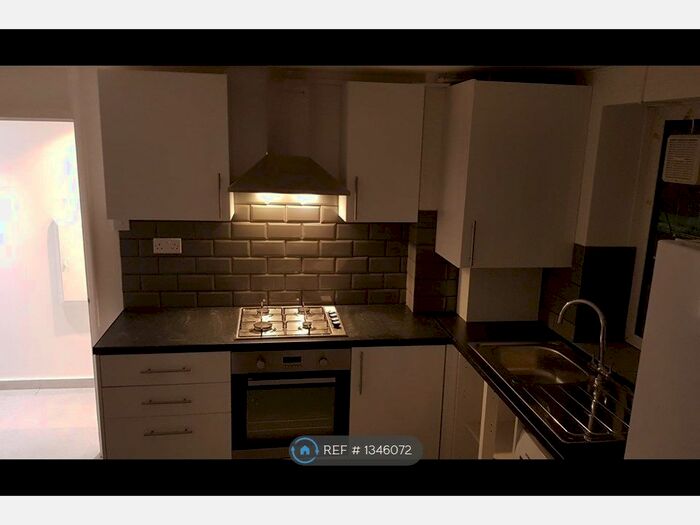 4 Bedroom Flat To Rent In Thorogood Gardens, London, E15