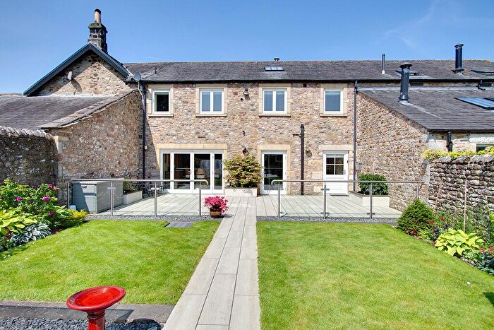4 Bedroom Barn Conversion For Sale In The Barn, Tunstall, LA6