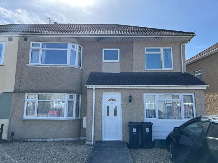 3 Bedroom Flat To Rent In Bush Avenue, Little Stoke, Bristol, Gloucestershire, BS34
