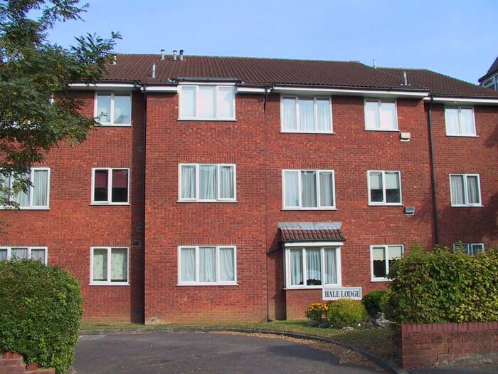 1 Bedroom Flat To Rent In Hale Lodge, Roxborough Park, Harrow On The Hill, HA1