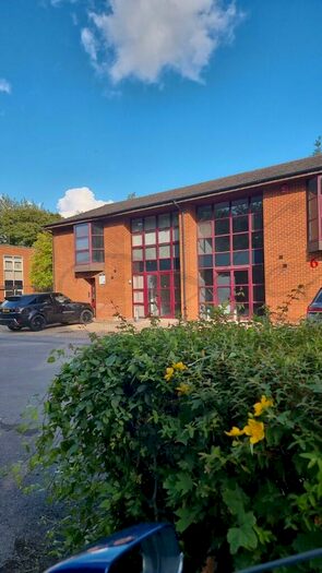 1 Bedroom Flat To Rent In Woodlands Business Village, Coronation Road, Basingstoke, Hampshire, RG21