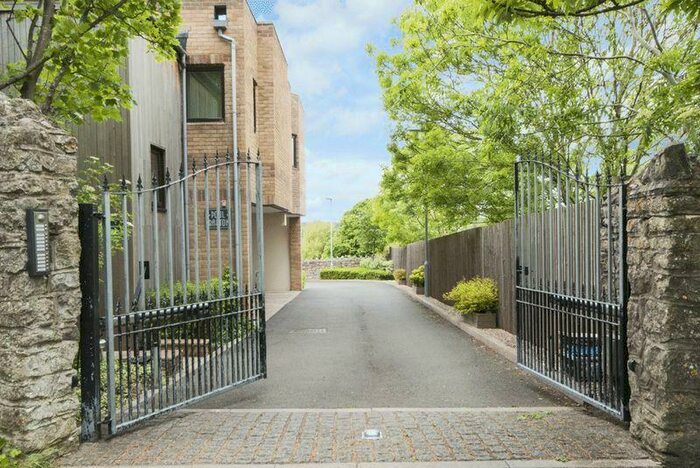 2 Bedroom Apartment To Rent In Pool Barton, Keynsham, BS31