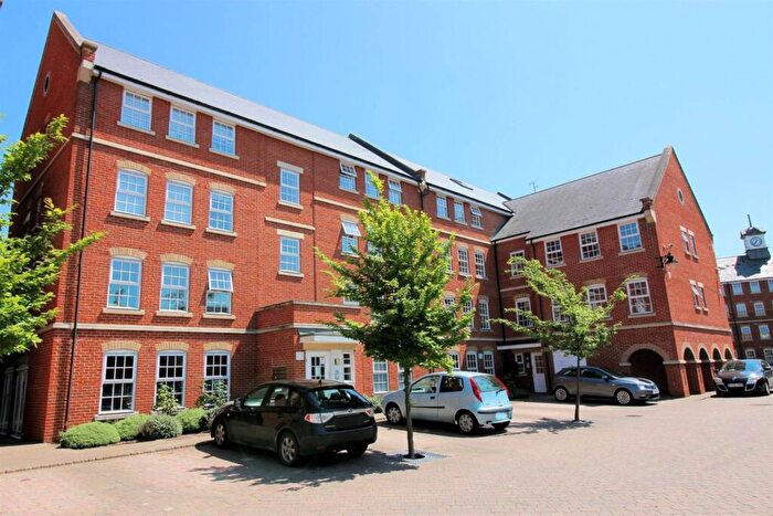 2 Bedroom Flat To Rent In Florey Gardens, Aylesbury, HP20