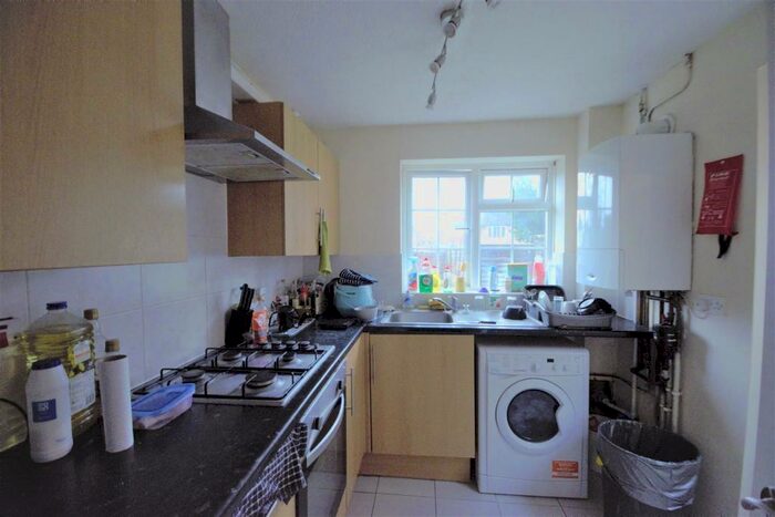 5 Bedroom Semi-Detached House To Rent In Southway, Guildford, GU2