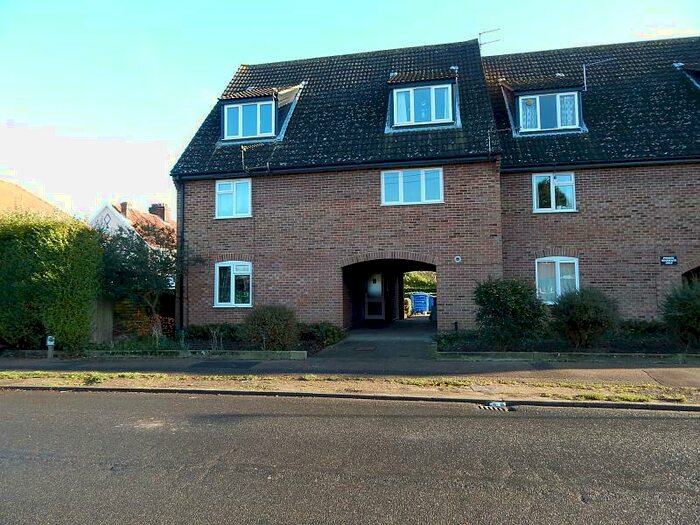 1 Bedroom Apartment To Rent In Christopher Court, Malbrook Road, NR5