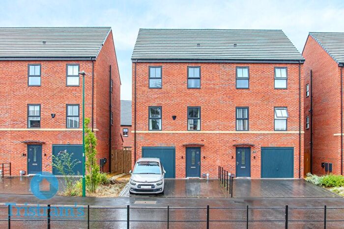 4 Bedroom Town House For Sale In Dallington Street, Nottingham, NG8
