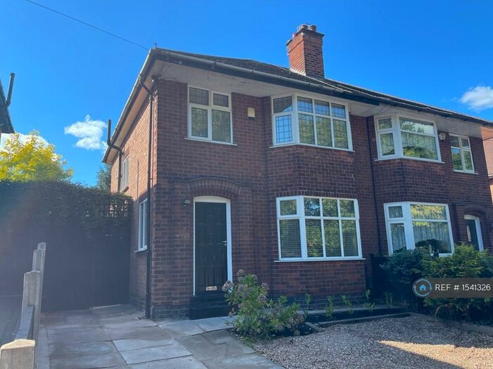 3 Bedroom Semi-Detached House To Rent In Hucknall Road, Nottingham, NG5