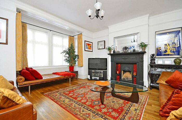 4 Bedroom Semi-Detached House To Rent In Radnor Road, Harrow, HA1