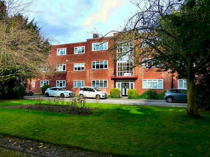 2 Bedroom Flat To Rent In Ballbrook Court, Wilmslow Road, Didsbury M20
