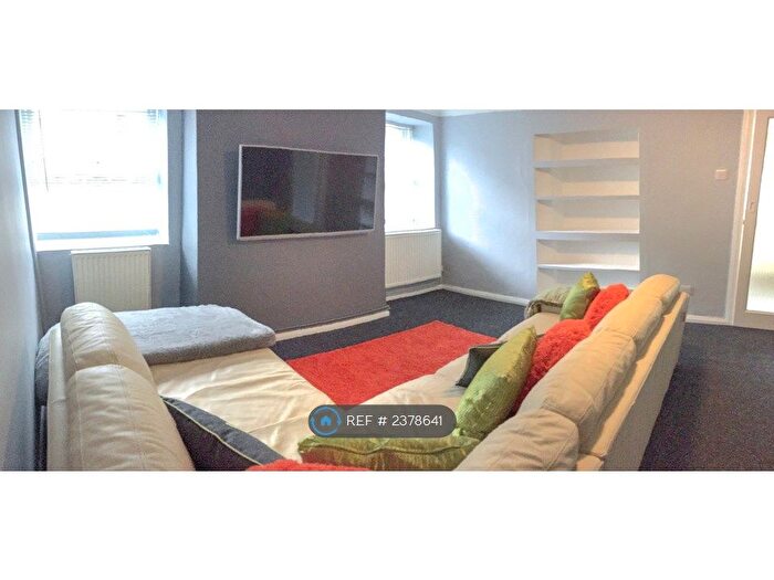 6 Bedroom End Of Terrace House To Rent In Agar Road, Truro, TR1