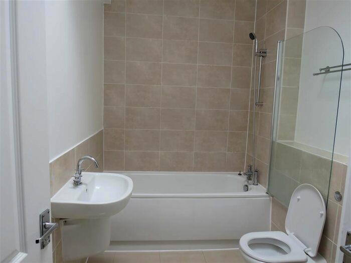 2 Bedroom Flat To Rent In Westborough Road, Westcliff-On-Sea, SS0