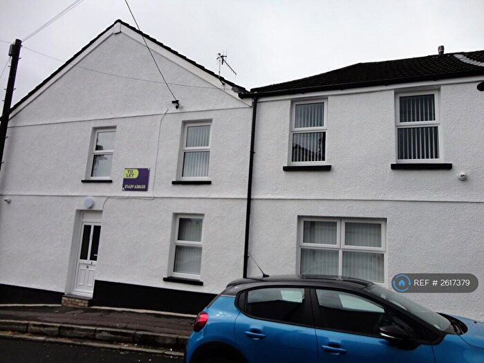 4 Bedroom End Of Terrace House To Rent In Beaconsfield Street, Neath, SA10