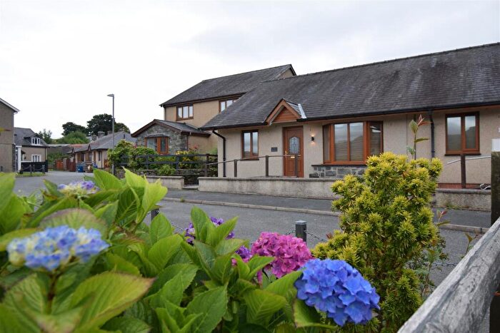 2 Bedroom Bungalow For Sale In Moel Gwyl, Ffestiniog, Blaenau Ffestiniog, LL41