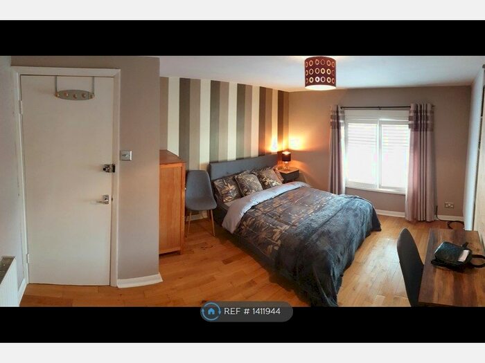1 Bedroom Flat To Rent In Pier Road, Northfleet, Gravesend, DA11