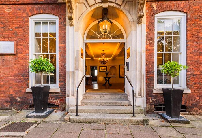 3 Bedroom Apartment To Rent In Southernhay East, Exeter, EX1