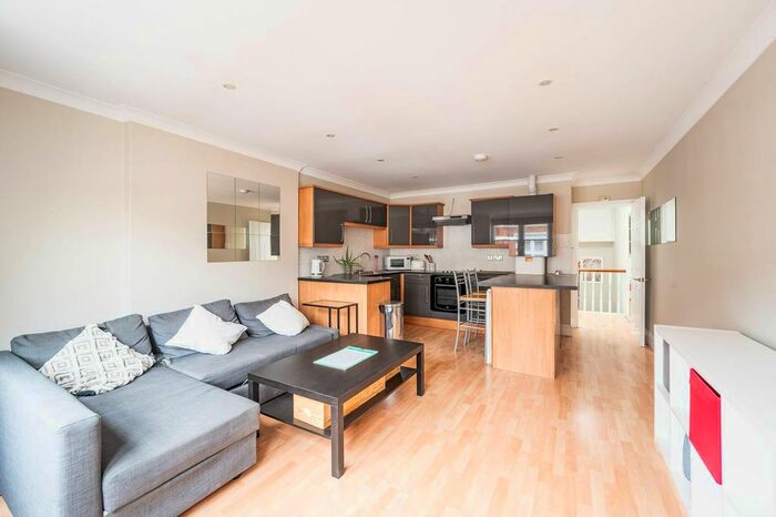 1 Bedroom Flat To Rent In Maiden Lane, Covent Garden, London, WC2E