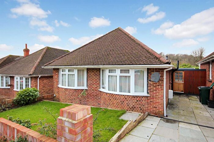 2 Bedroom Detached Bungalow To Rent In Highview Way, Brighton, BN1