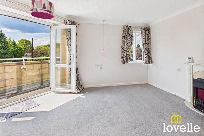 2 Bedroom Flat For Sale In Kingtree Avenue, Cottingham, East Riding Of Yorkshire, HU16