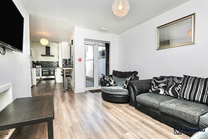 5 Bedroom Terraced House To Rent In Dial Street, Liverpool, Merseyside, L7