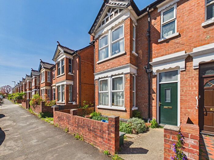 6 Bedroom Semi Detached House For Sale In Furlong Road, Gloucester, GL1