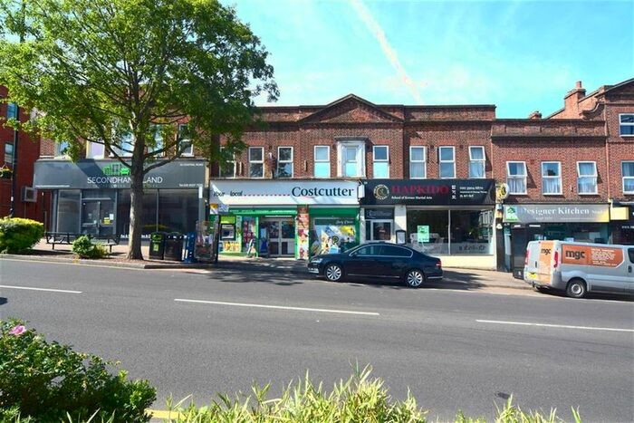 2 Bedroom Flat To Rent In Central Road, Worcester Park, KT4