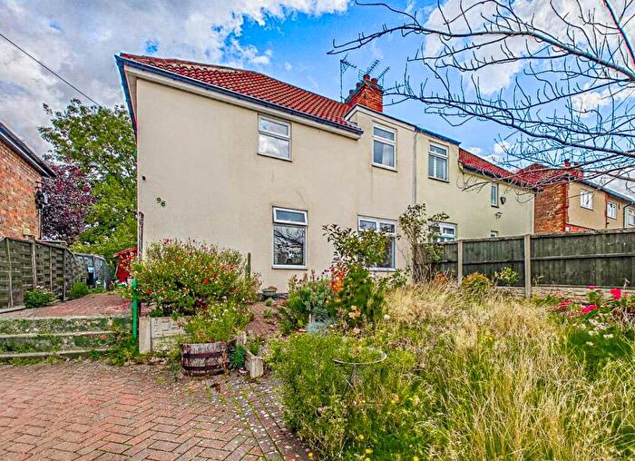 3 Bedroom Semi Detached House For Sale In Derby Road, Spondon, Derby, DE21