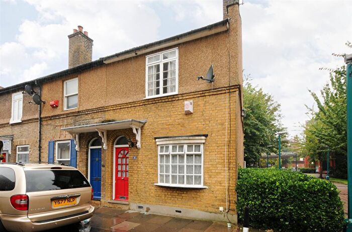 2 Bedroom End Terrace House For Sale In Grove Road, Ealing, W5