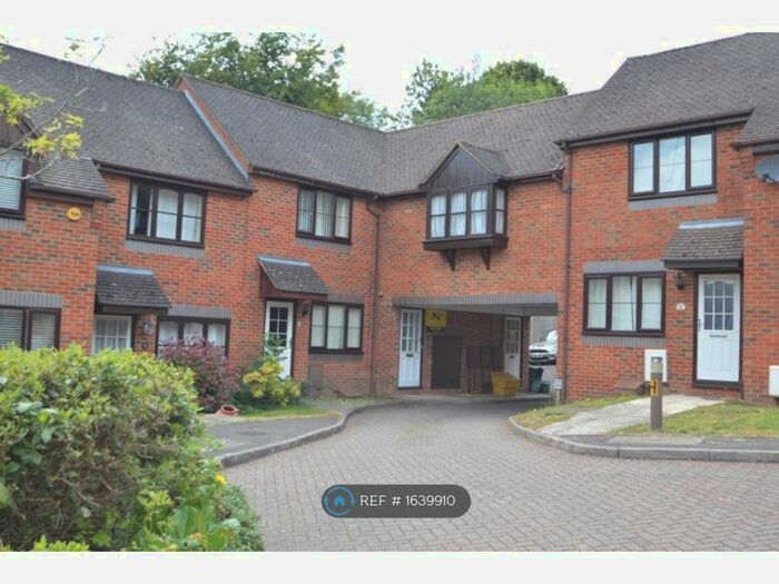 Studio To Rent In The Cloisters, High Wycombe, HP13