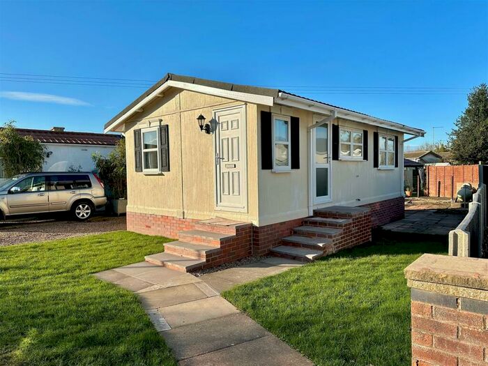 1 Bedroom Park Home For Sale In Oversley Mill Park, Oversley Green, Alcester, B49