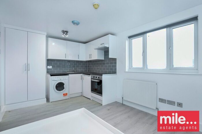 Studio To Rent In Sunnyside Terrace, London, NW9