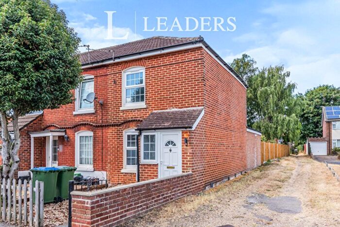 2 Bedroom End Of Terrace House To Rent In Chapel Crescent, Southampton, SO19