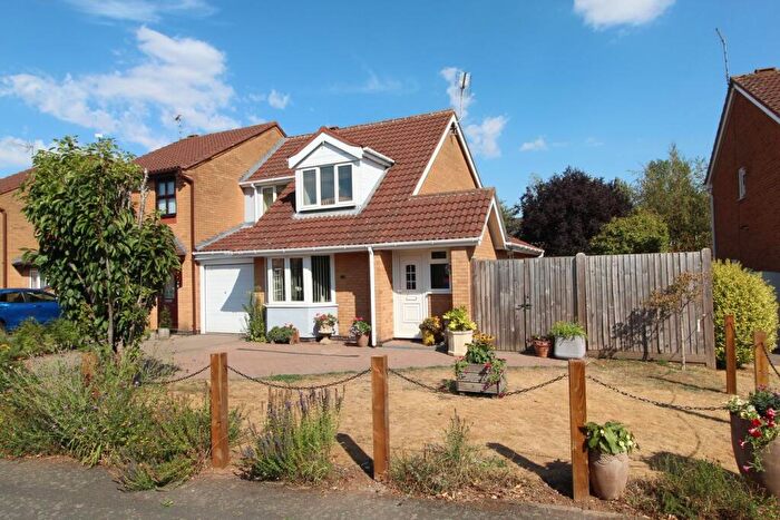 3 Bedroom End Of Terrace House For Sale In Coales Avenue, Whetstone, Leicester, LE8