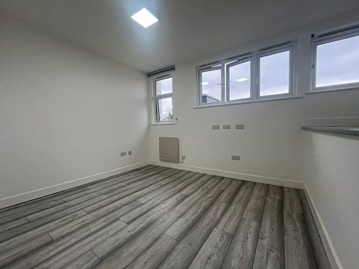 2 Bedroom Flat To Rent In Turnpike Lane, London, N8
